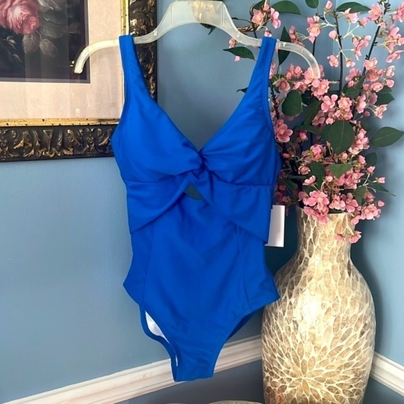 Brand New DKNY Blue Peek A Boo Twist One Piece Swimsuit 50+ UPF 4-Way Stretch - Picture 14 of 16